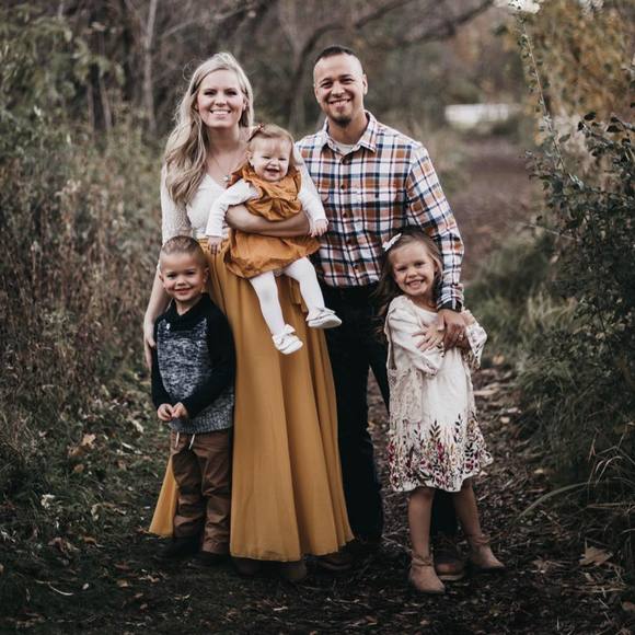 Meet your Posher, Alyssa - Picture 1 of 1